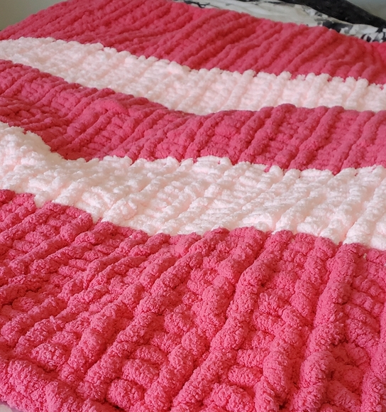 Handmade Chunky blanket 40"×40" - Picture 2 of 10